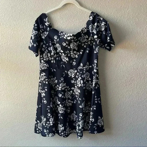 Off the Shoulder A-Line Dress - Picture 1 of 3